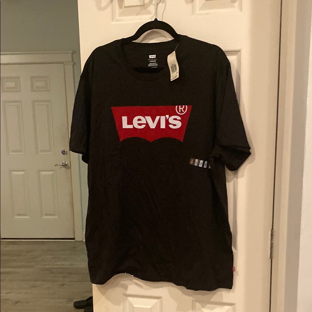Levi's Black and Red Short Sleeve Tee